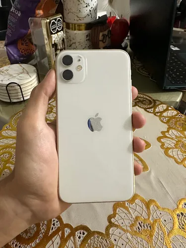 Apple iPhone 11 (128 Gb) - Blanco (Usado)