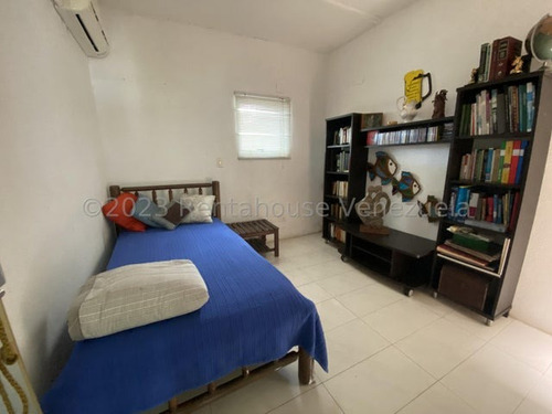 Amplia Y Luminosa Casa En Venta En Bosques De La Lagunita
