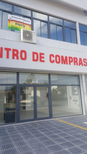 Imagen 2 de 8 de Amplio Local Con 4 Oficinas En Importante Zona Comercial.