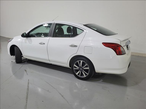 Imagem 3 de 8 de Nissan Versa 1.6 Sl Cvt Flex