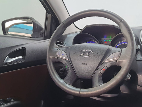 Imagem 5 de 8 de Hyundai Hb20x 1.6 16v Premium Flex 4p Automático