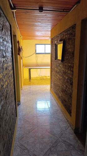 Casa En Barrio Caima.