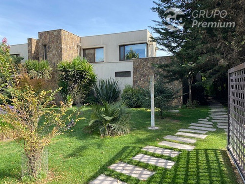 Casa En Venta De 6 Dorm. 7 Baños Piscina En Padre Hurtado