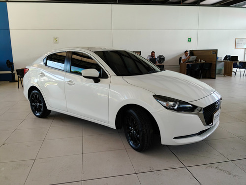 Mazda 2 1.5 Touring Sedan