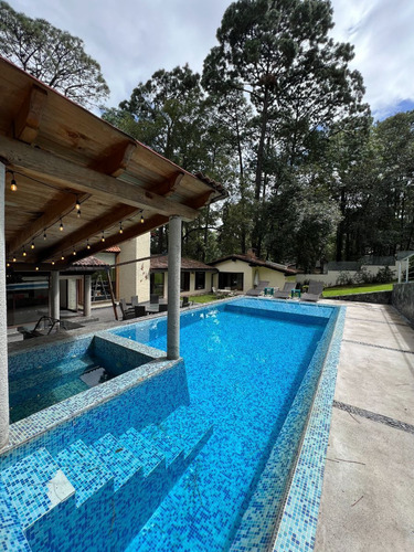 Casa Con Bungalow En Avándaro