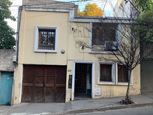 Casa Dividida En 3 Dptos. Ideal Para Renta. Barrio Güemes, Córdoba