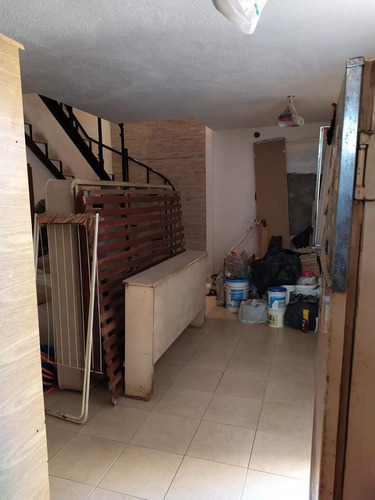 Venta - Casa De Pasillo Con Tres Dormitorios, En Barrio Azcuénaga- Rosario