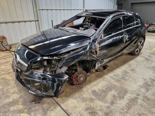 Mercedes Benz A 250 -chocado-