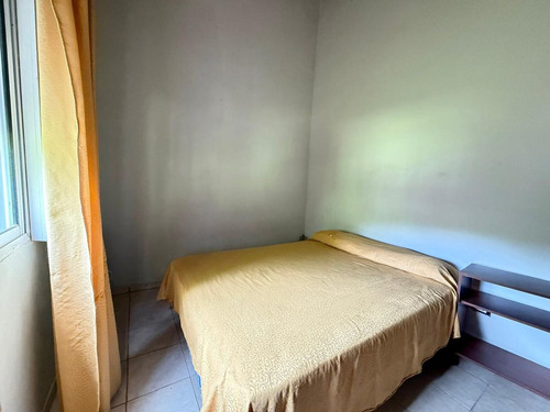 Casa De Tres Dormitorios En Barrio Villa Hipodromo