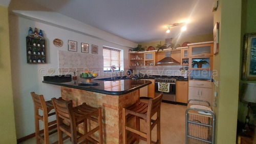 Apartamento En Venta En La Trigaleña Valencia Carabobo 24-2563, Eloisa Mejia