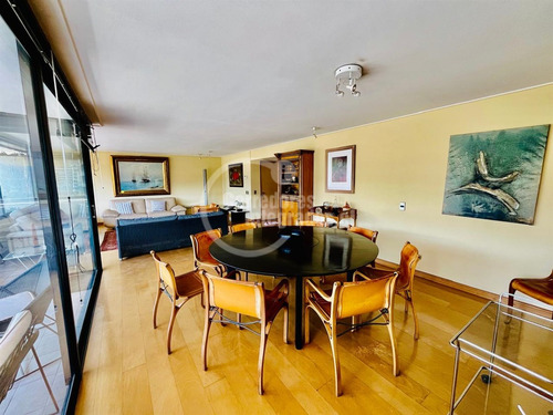 Amplio Departamento En Venta De 4 Dorm. En El Golf