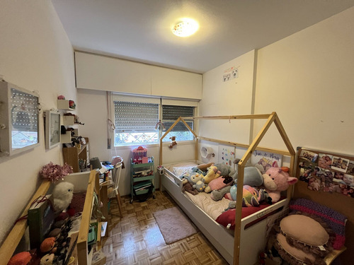 Venta Apartamento Tres Dormitorios Con Patio Y Garage En Pocitos