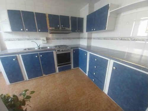 Venta Economico Apartamento Urb, Calicanto Maracay , Agua De Pozo , Piso Alto, Estado Aragua 022js