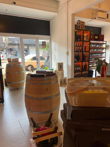 Fondo De Comercio, Vinoteca,wine Shop,en El Centro De Iguazú