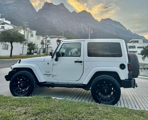 Jeep Wrangler 3.6 3p Sahara V6 4x4 At