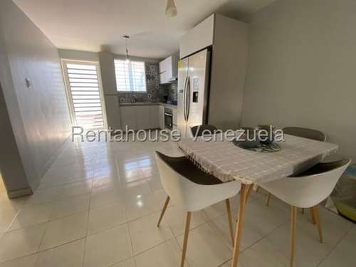 Valeria Chong Casa Alquiler Cabudare Lara Avenida Intercomunal Oportunidad Residencial Economico Código Inmobiliaria Rent-a-house 25-18352