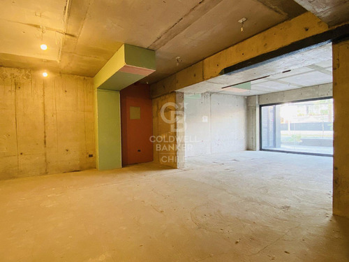 Local Comercial Con Alto Tráfico Y Frente Vidriado