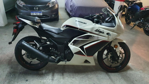 Imagen 3 de 8 de Kawasaki Ninja 250 R Special Edicion