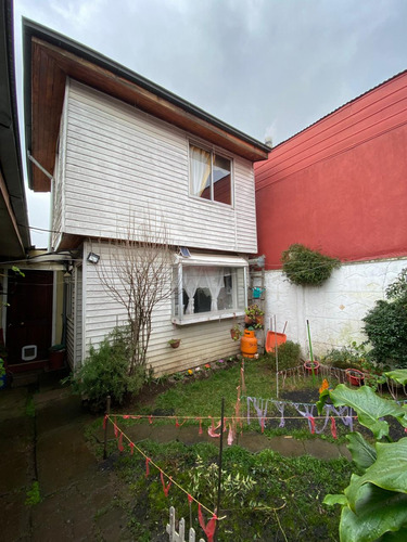 Arriendo Departamento Interior Amoblado.
