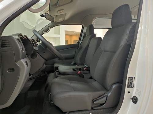 Imagen 10 de 15 de Urvan Panel 4 Ventanas Atractivo Plan De Credito O Leasing