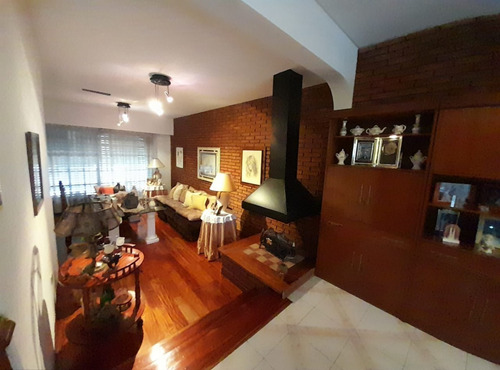 Imagen 4 de 23 de Chalet 7 Amb En 3 Plantas S/lote De 258m2. Impecable Estado.