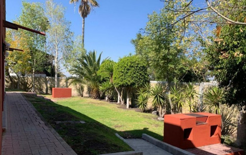 Venta De Casa En Centro Sur, Claustros Del Sur, 4 Recamaras, 4.5 Baños, Jardín