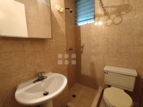 Imagen 8 de 13 de Venta Apartamento Lecheria Morro Humboldt