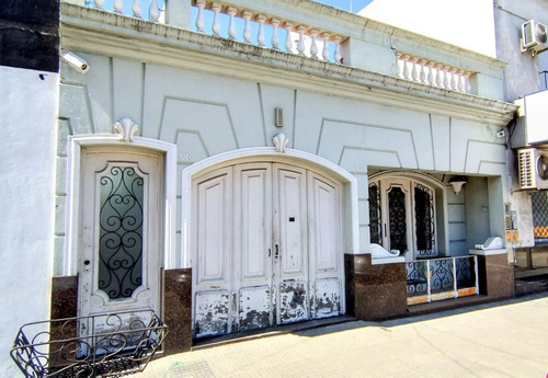 Casa De 4 Ambientes Mas Departamento Al Fondo, Piñeyro, Avellaneda.