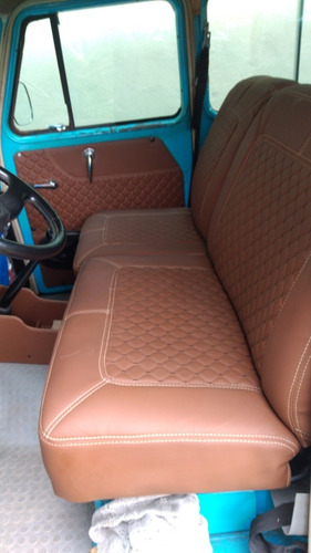Imagem 4 de 8 de Ford Rural 6cc 74