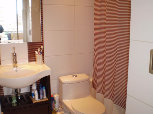 1 Dormitorio 1 Baños Con Estacionamiento Y Bodega.
