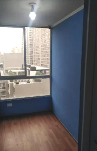 Departamento Con Excelente Ubicación, Pleno Centro De Stgo.