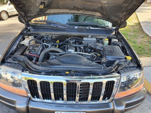 Jeep Grand Cherokee Laredo 2000 4.0 Classic At Gnc 4x2