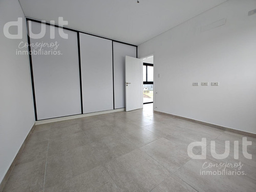 Casa En Colinas De Manantiales, Excelente Calidad Lista Para Disfrutar!