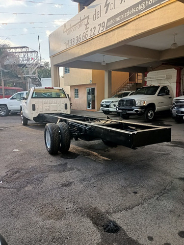 Imagen 5 de 8 de Chevrolet Silverado 3500 Chasis Largo Año 2015