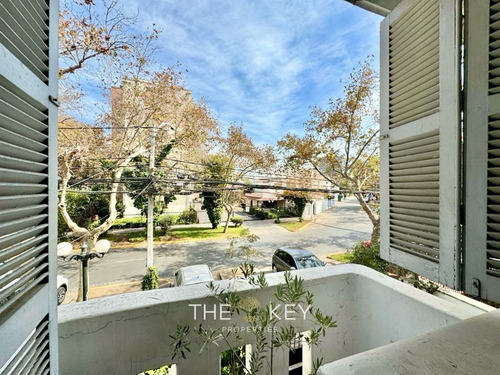 Casa En Venta De 4 Dorm. En Providencia