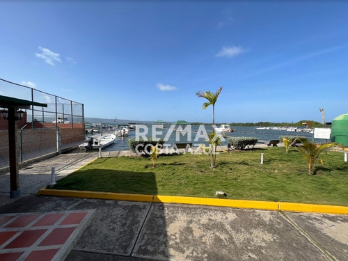 Remax Vende Hermoso Duplex En Planta Baja De 110 Mts2 Amoblado Con Un Ambiente Fresco, Cómodo, Amplio Y Acogedor. Cayo Mar En Tucacas.