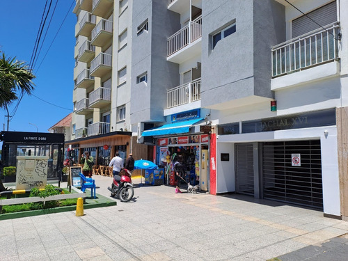 Imagen 23 de 24 de Oportunidad!! Departamento 2 Ambientes Frente A Plaza España Y Las Mejores Playas De La La Perla - Mar Del Plata