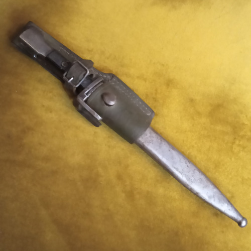 Bayoneta Antigua Corta De Rifle Fal Cuchillo Militar Ejércit Negro (Usado)