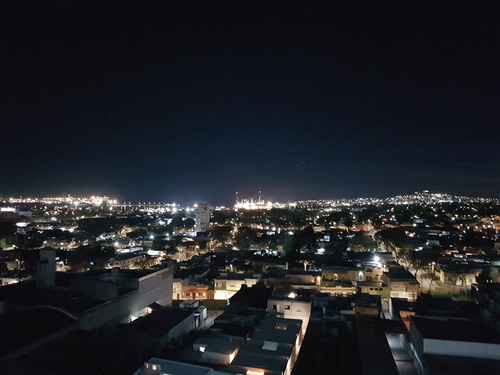 Dueño Alquila Luminoso Apartamento Con Vista Panorámica A La Bahía En El Corazón De Paso Molino.