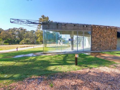 Hermoso Local En Venta En Solanas-ref:3941