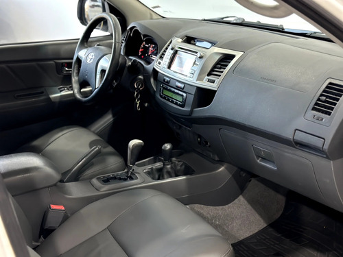 Toyota Hilux 3.0 SRV TOP 4X4 CD 16V TURBO INTERCOOLER DIESEL 4P AUTOMÁTICO