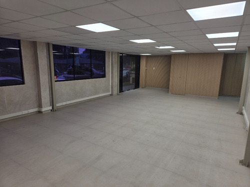 Arriendo Bodega Con Oficinas En Condominio Industrial