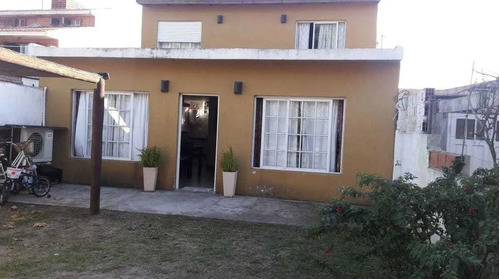 Casa En Venta - 2 Dormitorios 1 Baño - 200mts2 - San Bernardo Del Tuyú