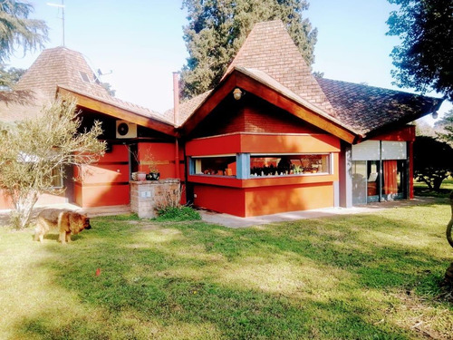 Casa En Venta - 6 Dormitorios 5 Baños - 7 Hectáreas - General Rodríguez