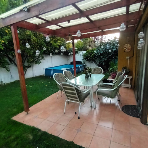 Casa En Venta De 4 D+3b En Consistorial/antupiren, Peñalolén