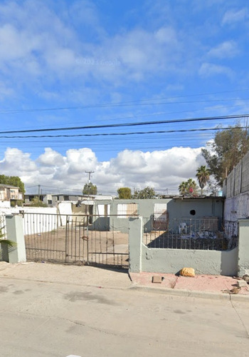 Terreno En Venta En La Col Constitución Rosarito