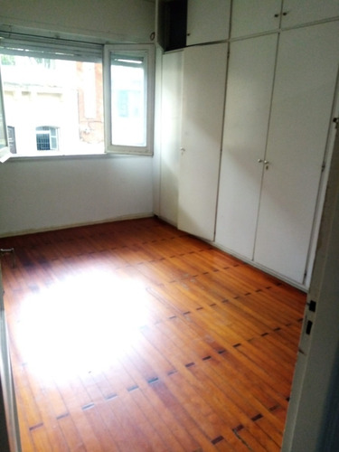 Imagen 5 de 18 de 3 Dormitorios Amplios 2 Balcones Patio Lavadero Y Azotea Exclusiva Apto Frente Soriano Y Paragua Gc3500 Muy Buena Opcion Al Pasos De Rambla Y Del Centro Anda O Cgn Sino Seguros 85 Mts