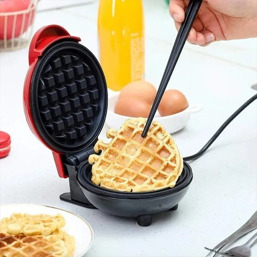 Mini Waflera Repostería Eléctrica Redonda Wafles Color Rojo