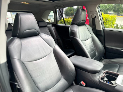 Toyota RAV4 LIMITED HV 2019