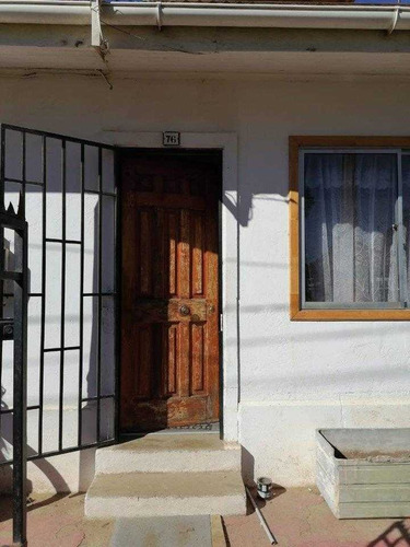 Casa Recientemente Remodelada, A 2 Cuadras De La Playa.